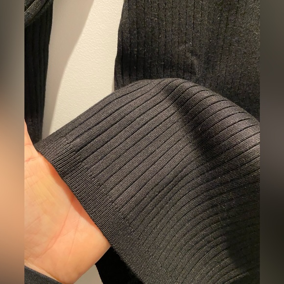 Belldini , ribbed turtleneck, MD , EUC - Picture 3 of 6